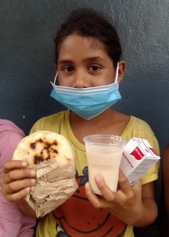 _LaAvanzadora's tweet photo. Nuestra labor en Amana no ha parado. A tempranas horas estuvimos allá llevándole a nuestros niños y niñas desayunos y el vaso de lactovisoy, algunos de ellos fueron atendidos también con medicamentos. 

@fundaninomon https://t.co/AE2ZmzYDnG