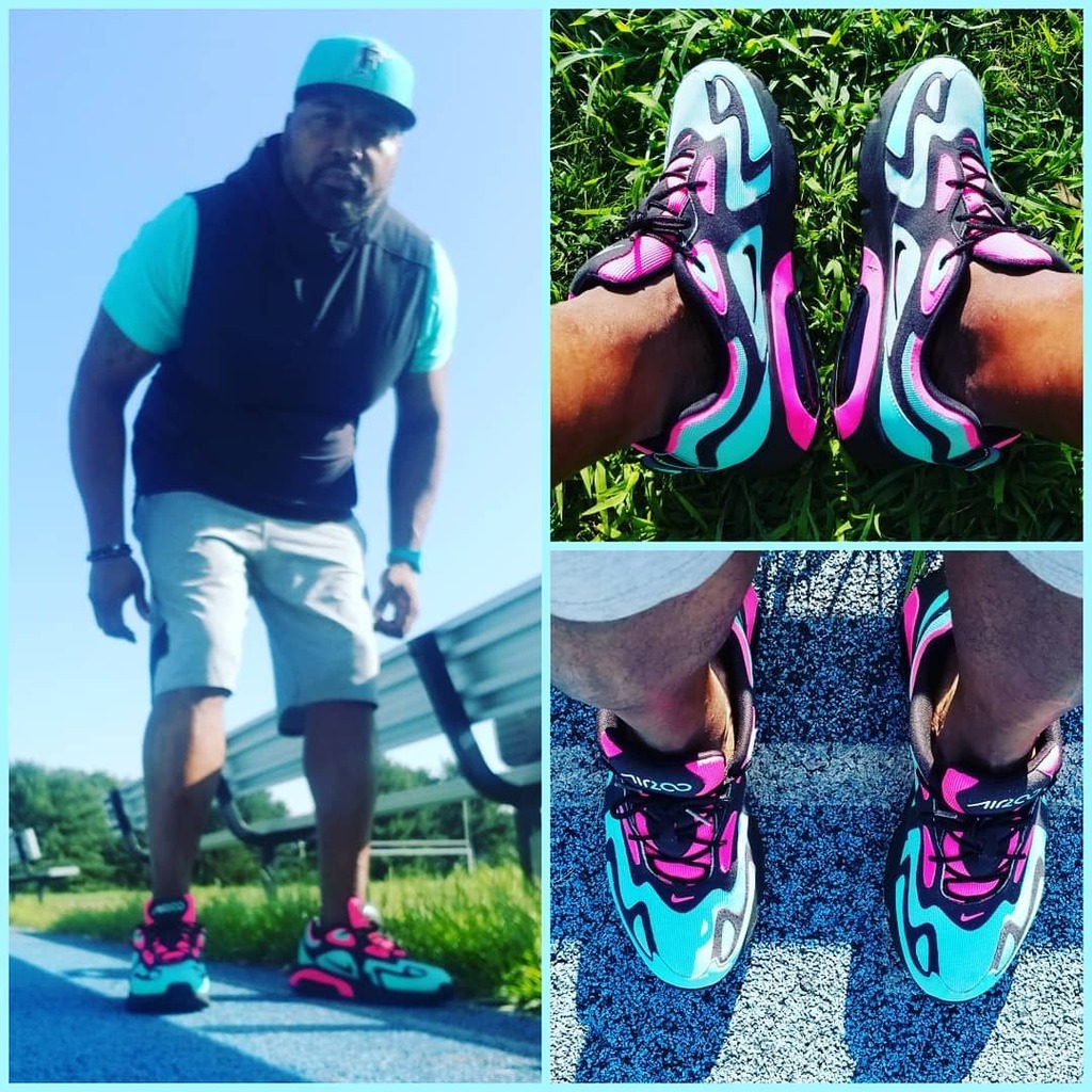 sneakasteals's tweet photo. Time to work with one of the best girls soccer players in New England!!! Let's go all american this year!!! Enjoy the south beach vibe!! #sneakasteals #neverpayfullprice #neverstopcollecting #sneakerspics #sneakerhead #kickstagram #kicksaddict #shoegame … https://t.co/a3VlY56qdt https://t.co/pdTabeMFMO
