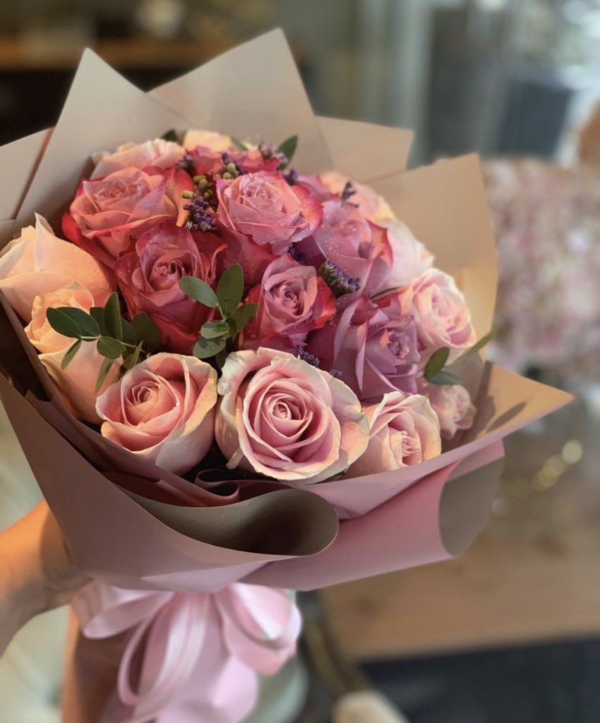 25semo's tweet photo. الطيبون مثل بائع الورد 🌸
حتى إذا لم تشترِ منه فرائحته طيبة

#مساء_الورد https://t.co/EB5D5nWANK