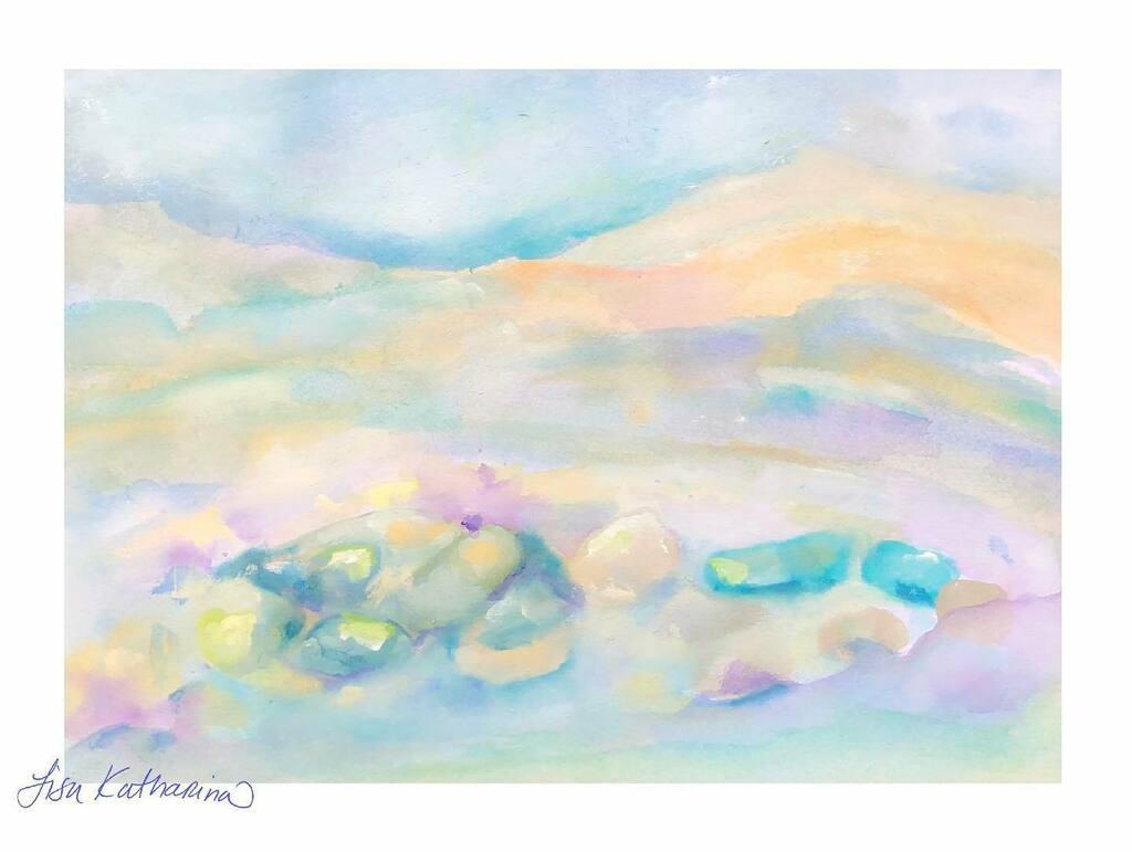 Even in a foggy day, there’s no place like the beach. Looking for shells and other jewels of the sea.  #lisakatharina_happy #beachdesign #watercolorpainting #watercolorart #seashellart #artoftheday #artworks #artsy #beachdesign #localartist #localart