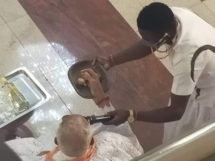 zubichild's tweet photo. We came to the Obaโs palace with Kola ๐ #ObaGhatokpere๐
#EdoAPCCampaignFlagoff APC๐ณ๐ฌ https://t.co/r24aOaisii