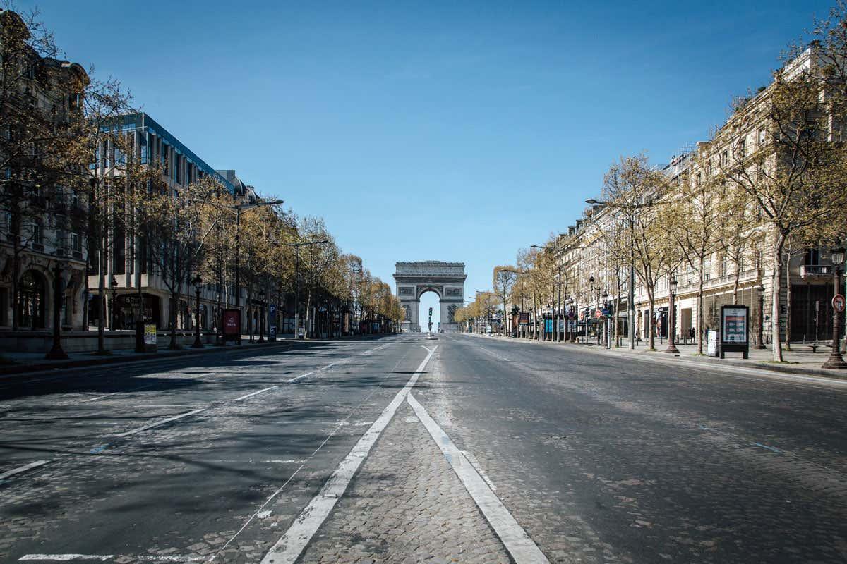 newscientist's tweet photo. If lockdown measures stay in place until 2021, global temperatures will only be 0.01°C lower than expected by 2030 https://t.co/ZHVvFQwslE https://t.co/ZoLJSLcYUg