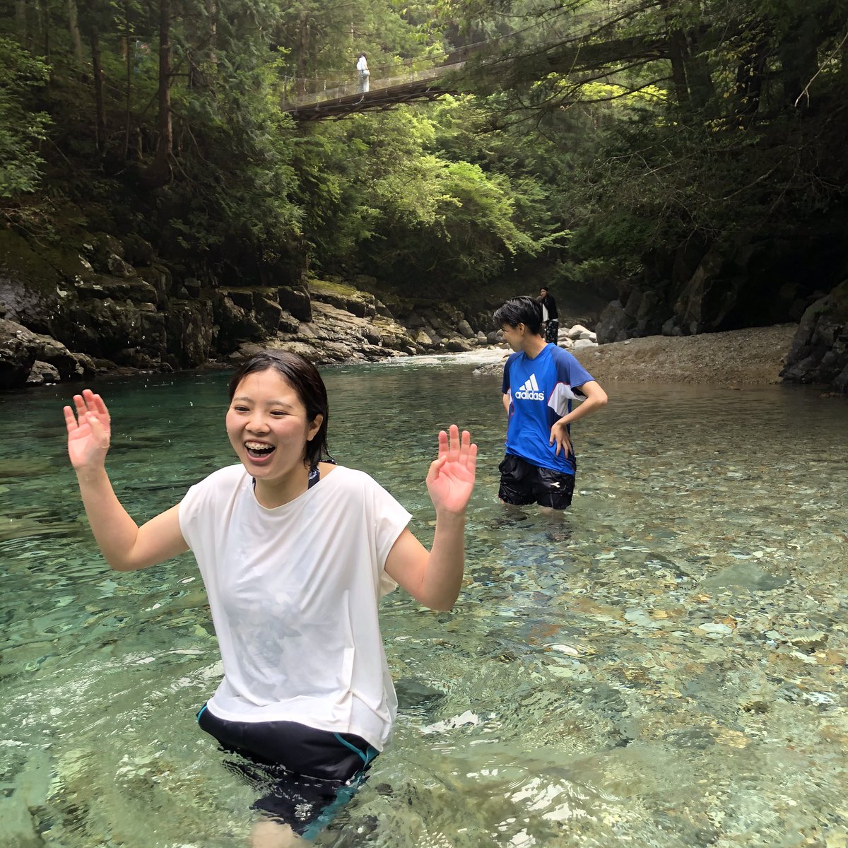 Sulsc_2003's tweet photo. 阿寺渓谷🏞
今日はくっそ寒い川に全身つかってブルブルしながらぎゃーぎゃー騒ぎまくりました😚
大学生ってアホだなって思いつつも有意義な1日でした😊😊

#信州大学女子サッカー部 https://t.co/FOaVikiNXV