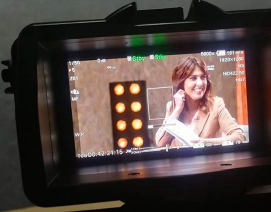 UniversidadVIU's tweet photo. .@helenaresano, presentadora de @sextaNoticias, es la Directora del Máster en #Periodismo #Multimedia que desarrollamos junto con @atresmediacom. Resano, además, imparte la asignatura “La #cámara: conocimientos técnicos, prácticos y operatividad”. 
👉 https://t.co/mQE5omgPMQ https://t.co/qW72ZjoGrH