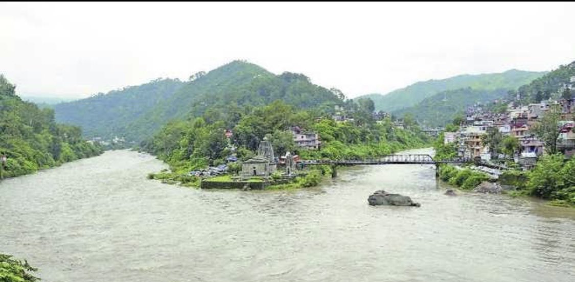   #Thread - Ancient Panchvaktra Temple,Mandi,HP lies in the confluence of 2 rivers- Beas & Suketi. The temple is built in Shikara style of architecture & gets its name from the 5-faced Murthy of Bhagwan ShivJi, out of which only 3 can be seen from the front 1/3  @chitranayal09