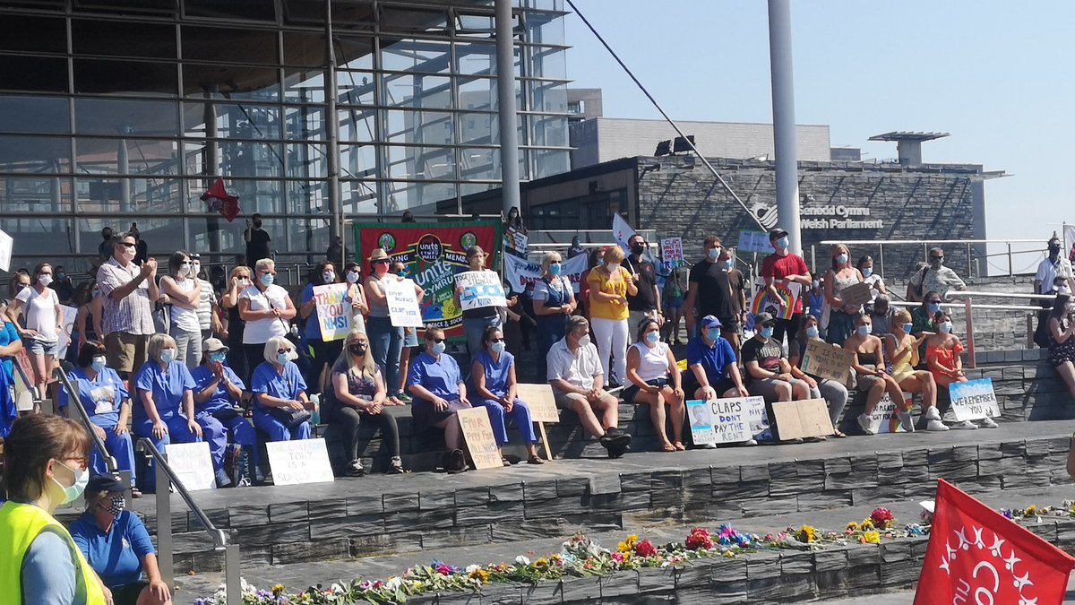 "these politicians have they had to support a dying 16 year old, because I have. Have they had to help children say goodbye to their father? Because I have. We deserve every penny of a pay rise"  #NHSPay15