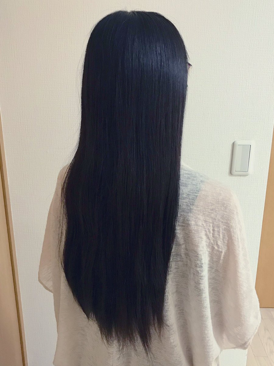 出産前に髪の毛ばっさりやってきました インナーカラーも入れたんですけど元々真っ おこた 9m のイラスト 出産前に髪の毛ばっさりやってきました インナーカラーも入れたんですけど元々真っ おこた 9m のイラスト