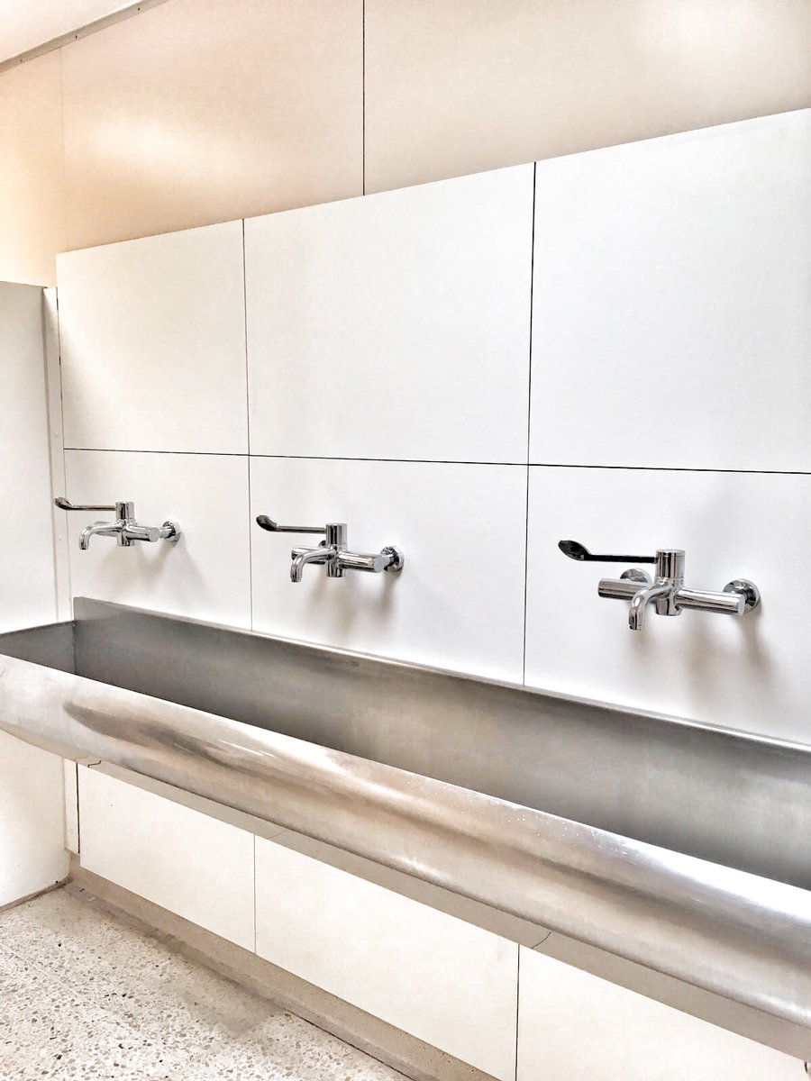 DSPInteriors's tweet photo. Works continues one theatre scrub area at a time for our NHS hospital contracts. Should you need any refurbishment or updates to your workplaces give us a bell 🛎 

#NHScontracts #nhsrefurbishment #hopsitalrefurbishments #NHScontractors #officerefurbishment #officeinteriors https://t.co/RWJy2YHPNz
