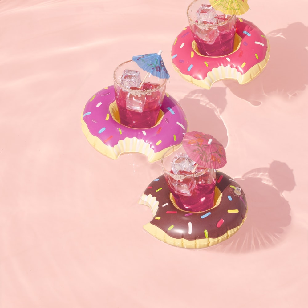 Cruising through the weekend 🍩🍹

#weekend #weekendvibes #saturday #sunday #funday #saturyay #party #relax #relaxing #partyavenueuk