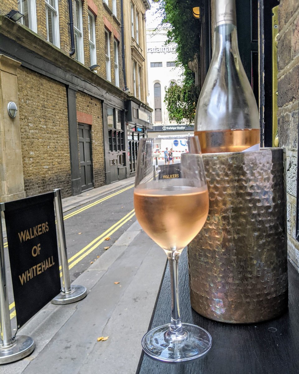 They say a glass of rose helps to fight the heat #wine #rose