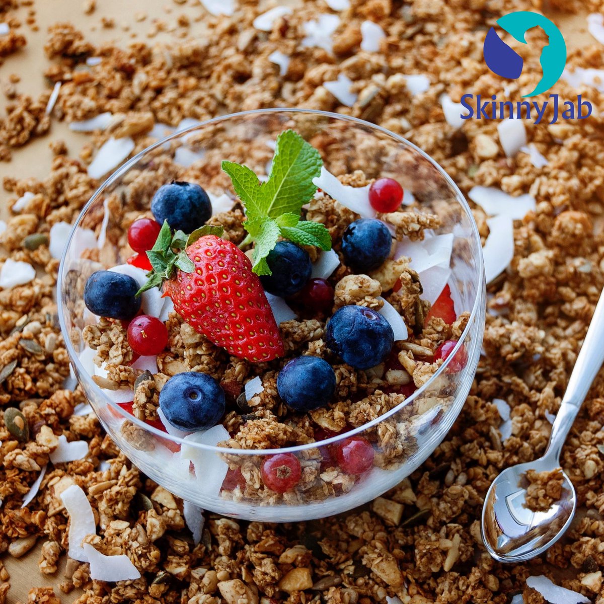 Start off you’re weekend with some hearty fruit and fibre 🍓

#healthybreakfastideas #healthybreakfastrecipes #saturdaybreakfast