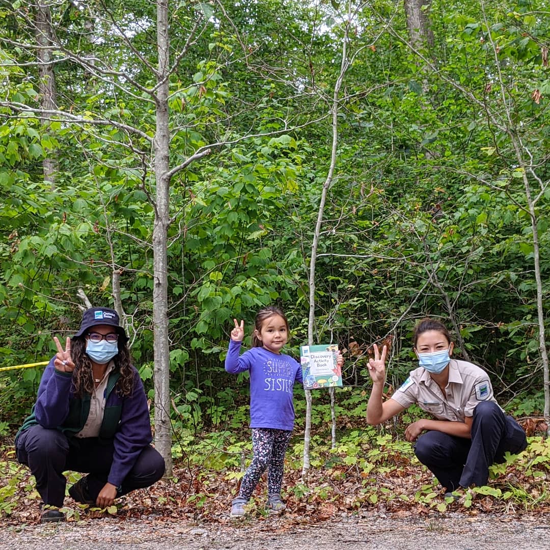 noreenesson's tweet photo. These amazing @KillbearPP staff stopped by our campsite last week and allowed the kids to "interview" them for their Discovery Books 😜

@OntarioParks @friendskillbear

#camping #discoveront #Ontario https://t.co/dbwybXOGNX