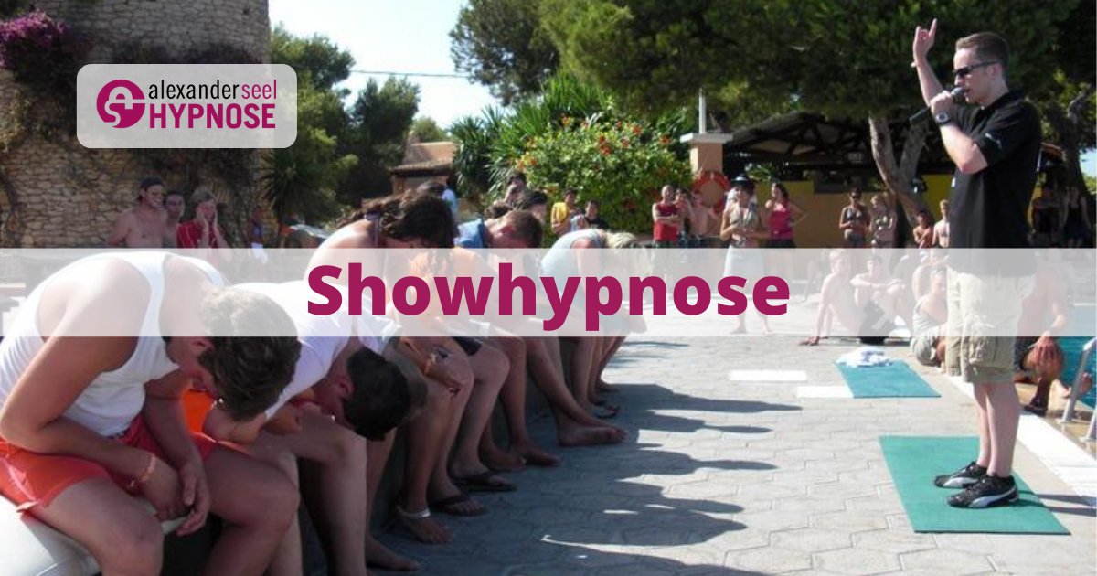HypnoseVirtuose's tweet photo. Showhypnose vor 11 Jahren auf Ibiza, das war eine tolle Zeit https://t.co/HTyAZKMj9d #Showhypnose #AlexanderSeel #Hypnoseshow #München #Ibiza #Hypnose #Hypnotiseur https://t.co/x1kMg6oHHU