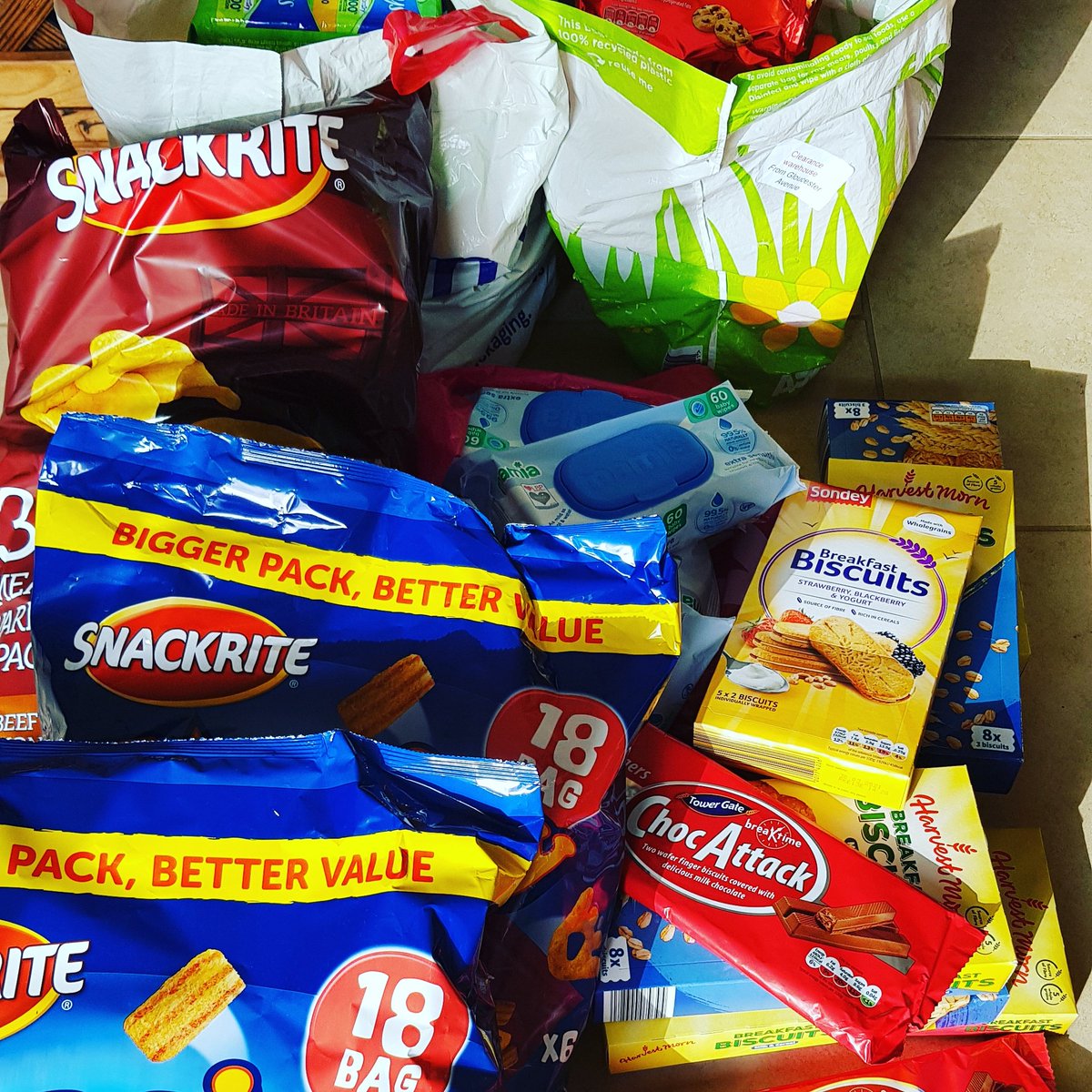ChelmsfordHelp's tweet photo. @AldiUK @LidlGB @asda #lockdown #helpingothers #support #outreach #walkabout #roughsleepers #chelmsford https://t.co/acx4w02d5e