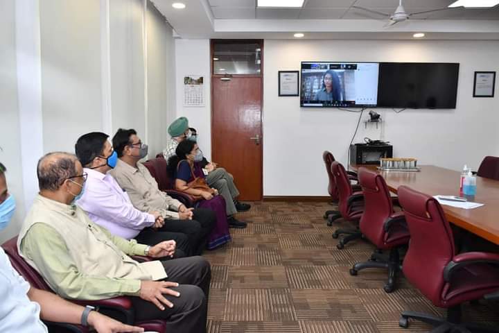 MDIGurgaon's tweet image. It was followed by an introduction of the Chief Guest, Mr. Rahul Mehrotra, CEO &amp;amp; MD, Religare Housing Development Finance Corporation Limited, by Dr.Kanwal Kapil, Dean-Placements, Alumni &amp;amp; Continuing Education.

(3/n)

#ManDevIan #PG20