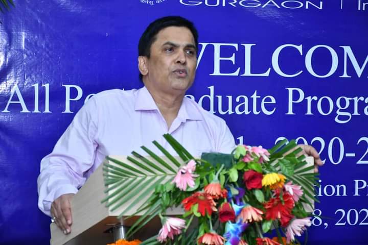 MDIGurgaon's tweet image. It was followed by an introduction of the Chief Guest, Mr. Rahul Mehrotra, CEO &amp;amp; MD, Religare Housing Development Finance Corporation Limited, by Dr.Kanwal Kapil, Dean-Placements, Alumni &amp;amp; Continuing Education.

(3/n)

#ManDevIan #PG20