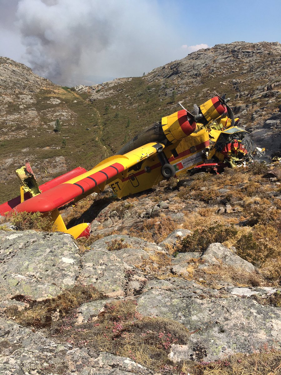 BrifLaza's tweet image. #Brif Laza cuando llegamos nos encontramos a dos heridos. Les dimos los primeros auxilios. Uno de ellos perdió la consciencia y tuvimos q hacer rcp. Zona difícil acceso, los servicios sanitarios tardaron 1 hora en llegar.