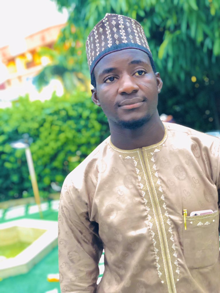 SalisuKabir__'s tweet photo. Meeting up with people from high school gives us a little piece of the past back. &amp; no matter how much things have changed &amp; continue to do so, we'll always remember the people we shared those golden years with. Issa#ABUSITECONNECT. Thnk u guys for coming @dadeen__  @Arc_hamza_ https://t.co/G7xJ4XbXkj
