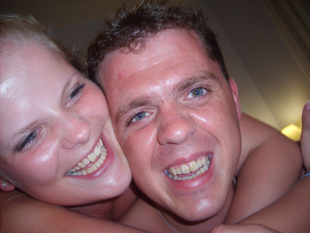 Brietjea's tweet photo. Vandaag vieren wij dat wij 12.5 jaar samen zijn❤️ straks feestje in #detuinvan2020 in Brielle.. Met straks om 20.00 een optreden van #Jurk @eenjurk @GLITTERJURK #superzinin https://t.co/3Au7pIQAN0