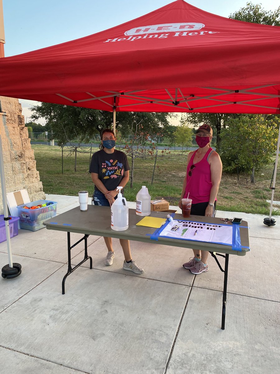 School Supply Distribution Day is underway! Properly socially distanced, contactless curbside pickup of supplies! Thank you@AISD for use of the Delco Center today.
