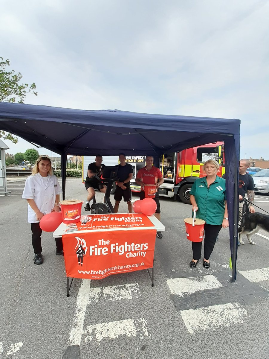 CommunitySidcup's tweet photo. Sidcup fire station, raising money at Morrisons Sidcup car park!! For The Fire Fighters charity, which supports injured fighters and their family though difficult times
Next event-31st August 
Come down and support @JBrokenshire @cllrjameshunt @LondonFire https://t.co/34Nb8URXWC