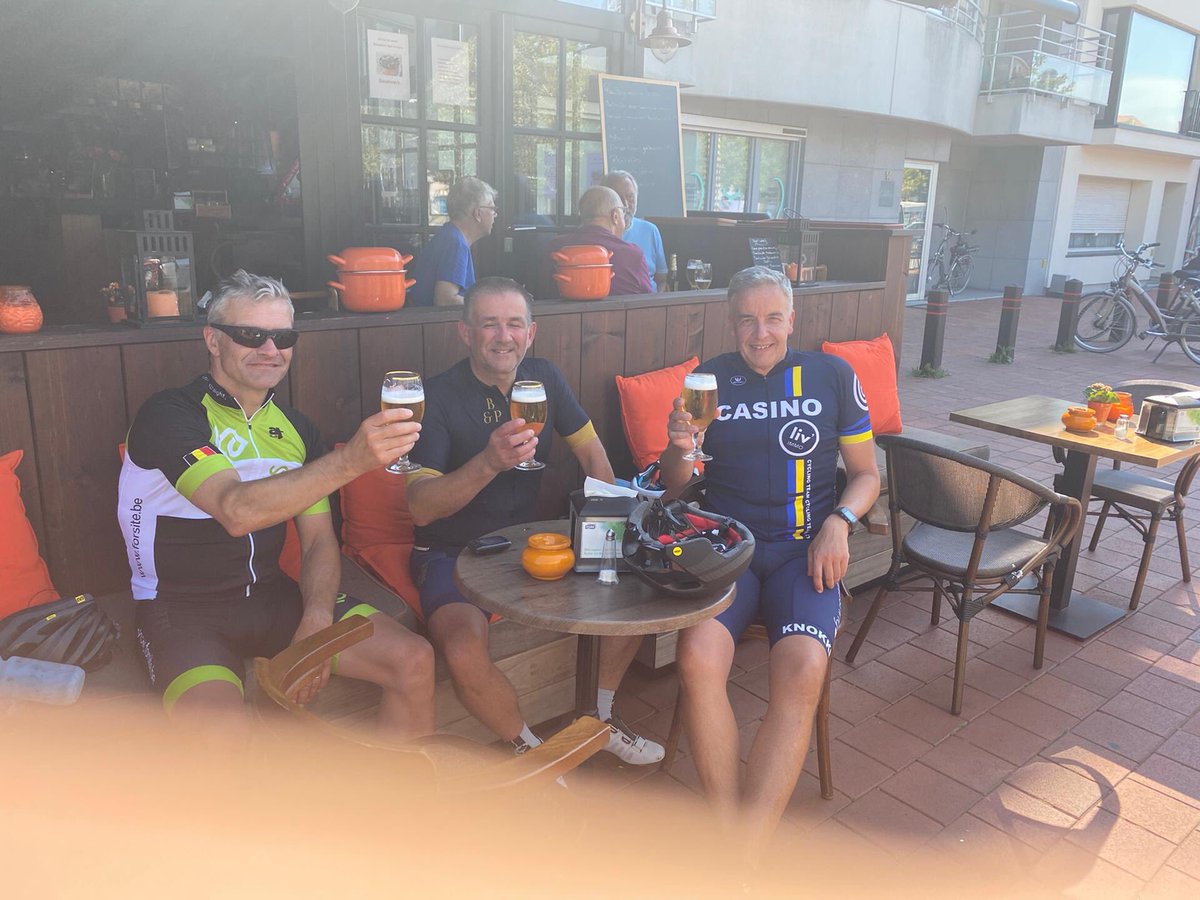 Niks beter dan een frisse pint (of twee) na een warm ritje door de polders ... dank ⁦<a href="/AlainBolssens/">Alain Bolssens</a>⁩ en ⁦<a href="/jobufin/">Johan Buyle</a>⁩