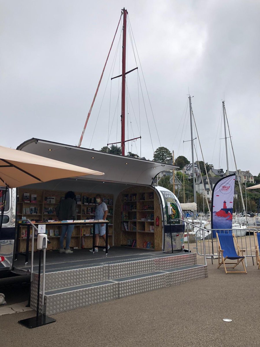 Editis_officiel's tweet photo. #lisezenvacances vient d’arriver à Morlaix jusqu’à 21h et demain de 12h à 21h ! 🌟🏖☀️🌊 @Lisez_officiel @pocket_jeunesse @Pocket_Editions @Kurokawa @Editions1018 @PoulpeFictions @editionsgrund @404editions notre caravane librairie itinérante est sur le port de plaisance 📚 https://t.co/Wc4dX480r7