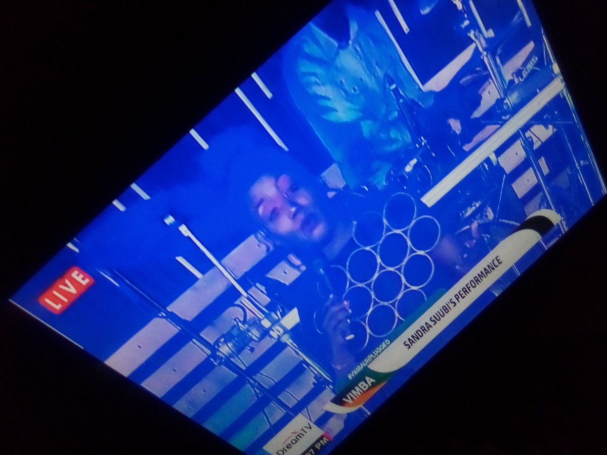 TheShepherd77's tweet image. Bwenkuba akafananyi mwebyo byebade mpitamu ndaba gabade manyi Go Yesu🙌
@Sandra_Suubi performing live on #VimbaUnplugged @dreamtvug 🙌🙌🙌