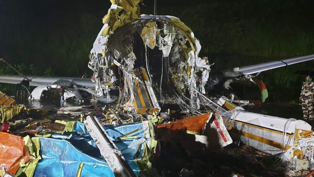 VKMShafi's tweet photo. As per the latest reports, at least 19 people have lost lives in Karippur AI flight crash. Condolences to the bereaved families. May the departed souls rest in peace. Praying for the speedy recovery of the injured 
#KozhikodeAirCrash https://t.co/HoDqvD8CwR