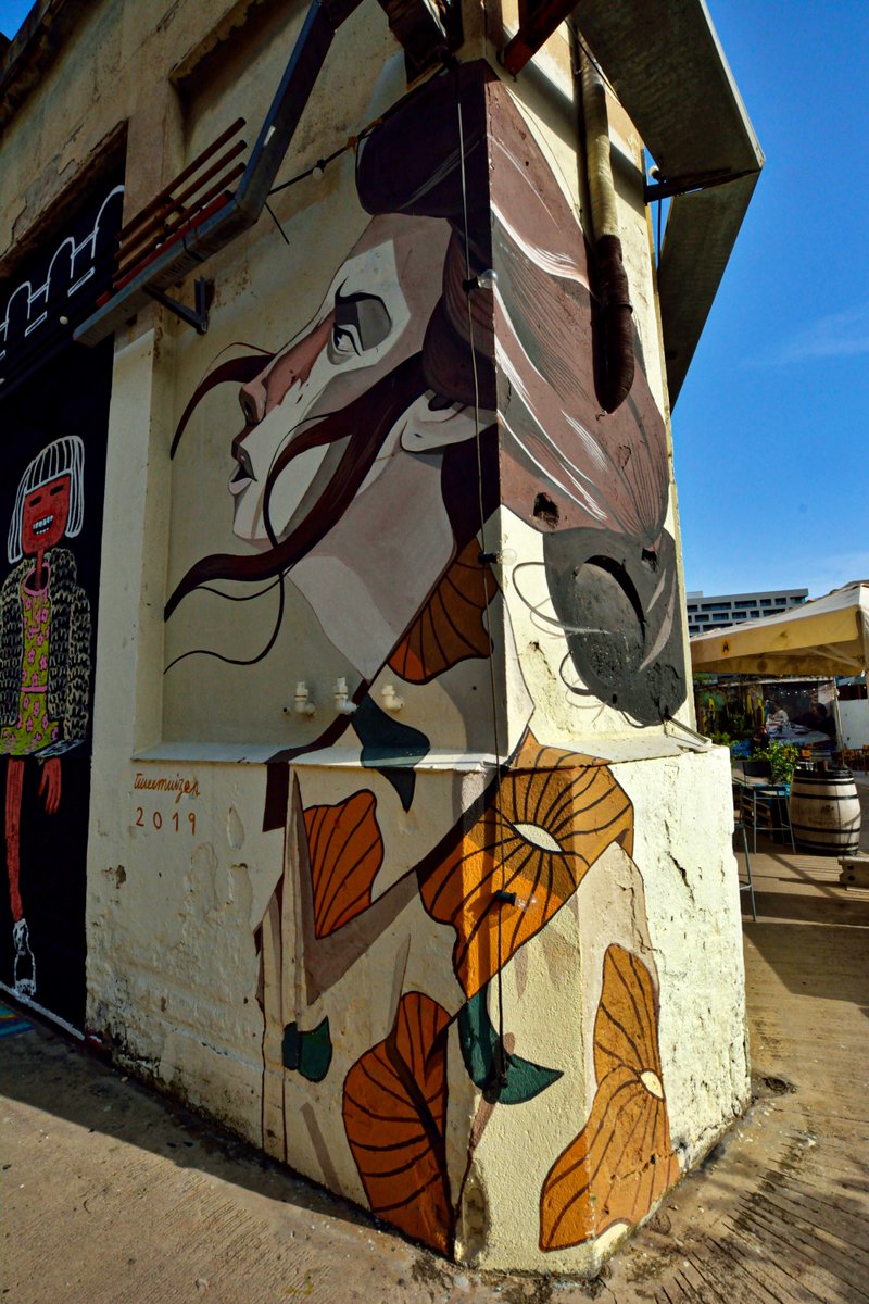 BcnStreet's tweet photo. #Barcelona #LaSagrera #NauBostik #TweeMuizen #StreetArt #urbanart https://t.co/3hnJV5zsHY