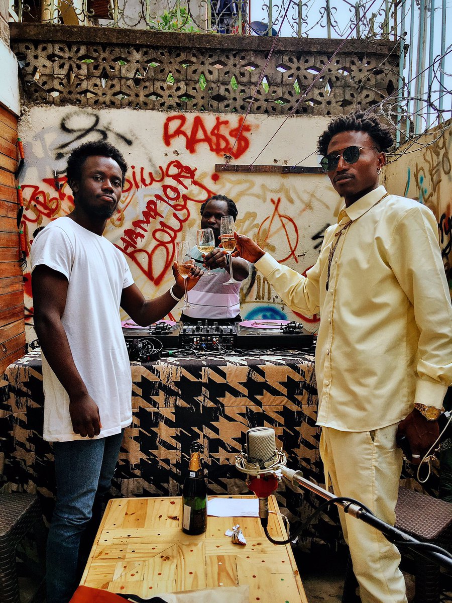 MORE LIFE 🥂 
@OwichBrio @deejaysmolls 🎱
#NaneNane #DON 🥂