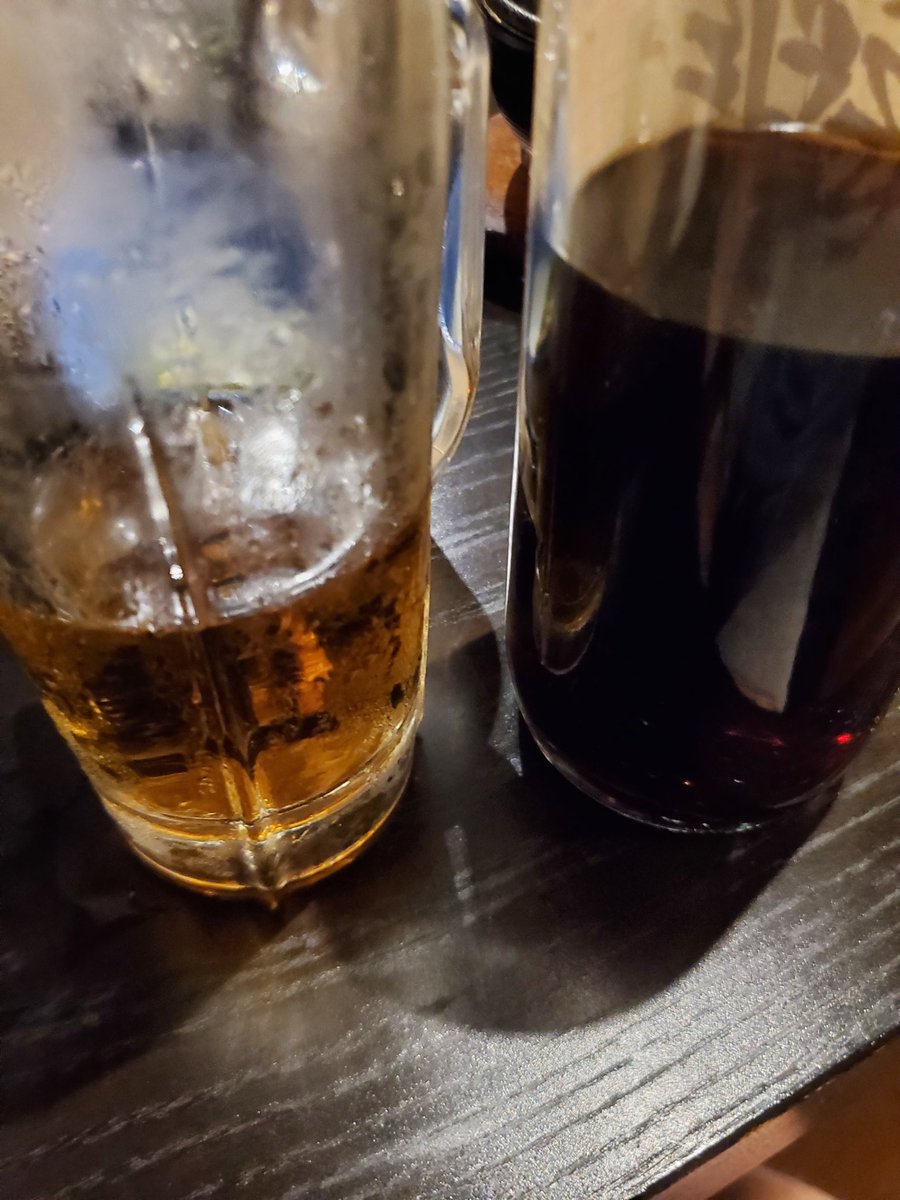 RIKKU_99's tweet photo. 今日は相場も休みだから暇だなぁってことで今夜は珈琲焼酎飲みにきましたぁ😆
はーいおいしい😋🍴 https://t.co/CTsjgb9Ck5