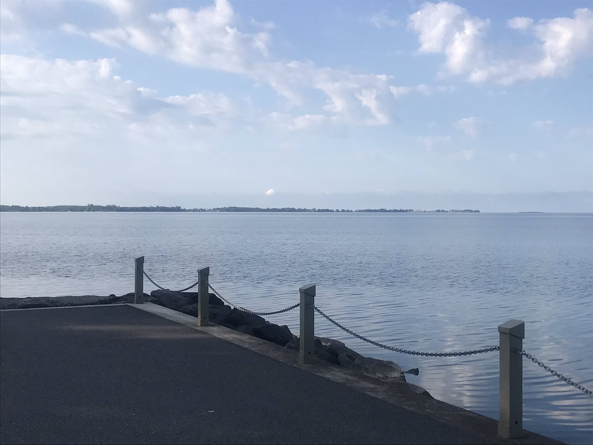 jesstrier's tweet photo. Not a bad view for #yoga on a Saturday morning #YGK #keepsmewell https://t.co/uv7edl09BO