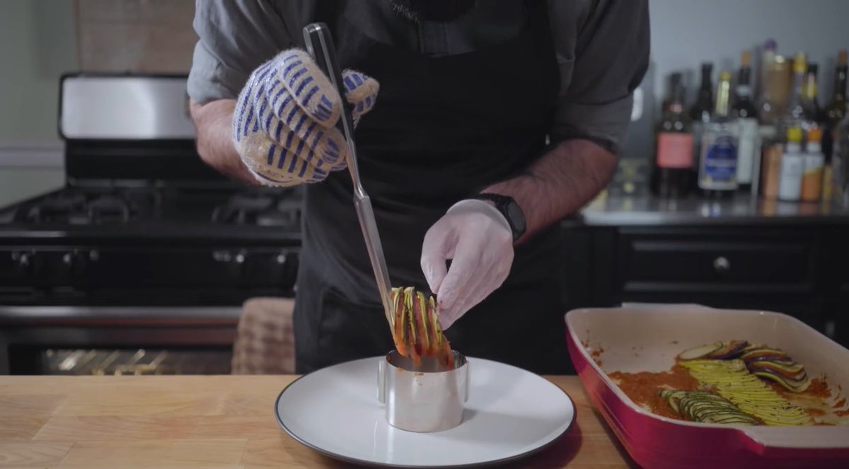 1: Binging with BabishLong time fan of him! Really well cool food guy who recreates dishes from popular media, as well as cooking basic tutorials. You might’ve seen him on back to back chef too. Fun fact: vinny from it’s alive is now his camera guy & sohla recently guest starred