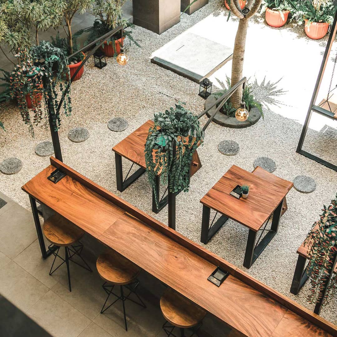 6. Delapan padiCafe ini berlokasi di jalan dipati ukur, dan aku pernah kesini emang tempatnya intagramable bangett, ni nih cafe yang bikin pw banget beda dari yang lain soalnya kita bisa ayunan sambil makan cantik. Makanannya juga ga kalah enak.