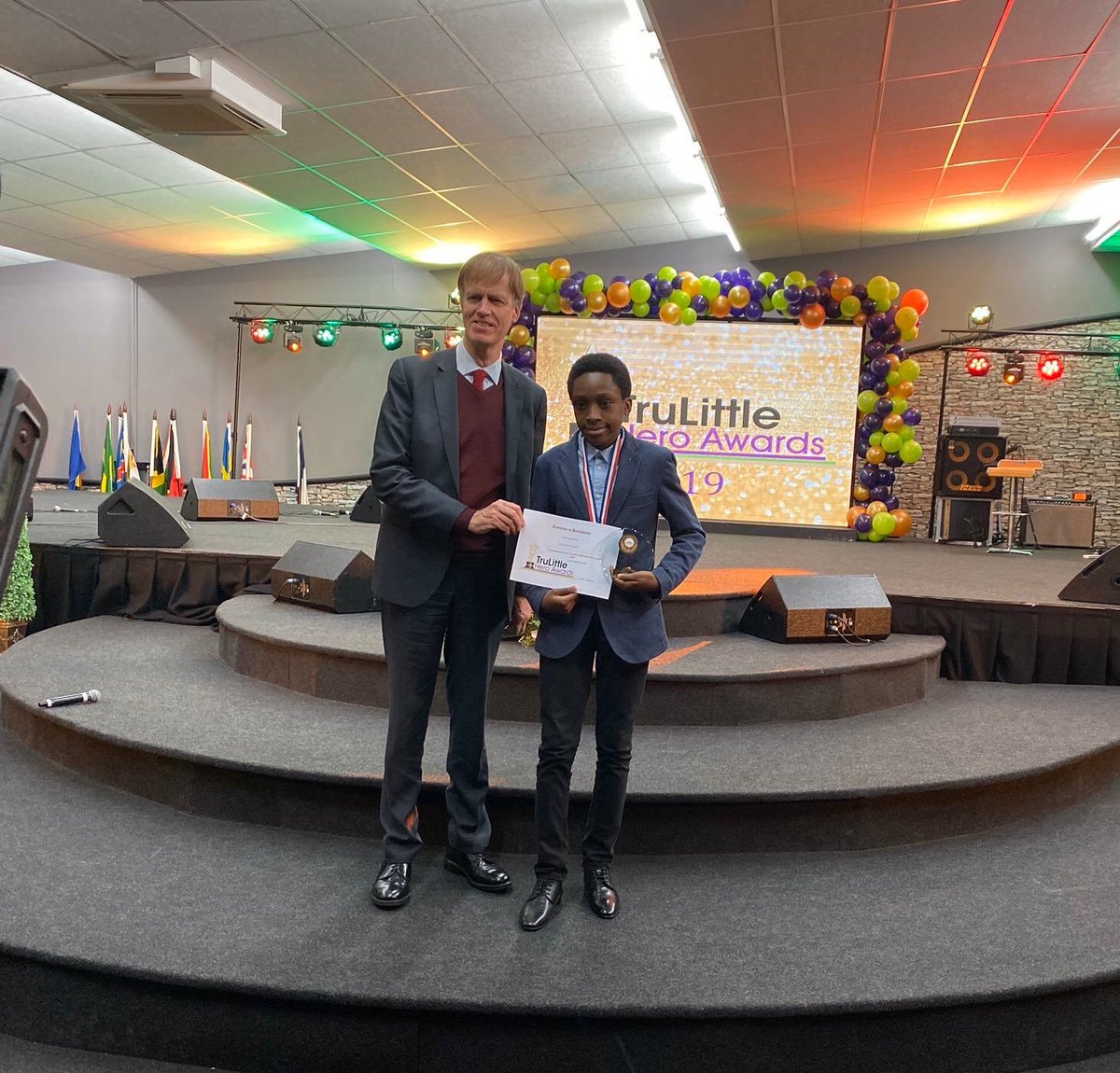 NigeriaStories's tweet image. Wow 12-year-old Nigerian boy based in the UK, Chika Ofili, has been presented with a Special Recognition Award for making a new discovery in Mathematics.

The little Mathematician just discovered a new formula for divisibility by 7 in Maths