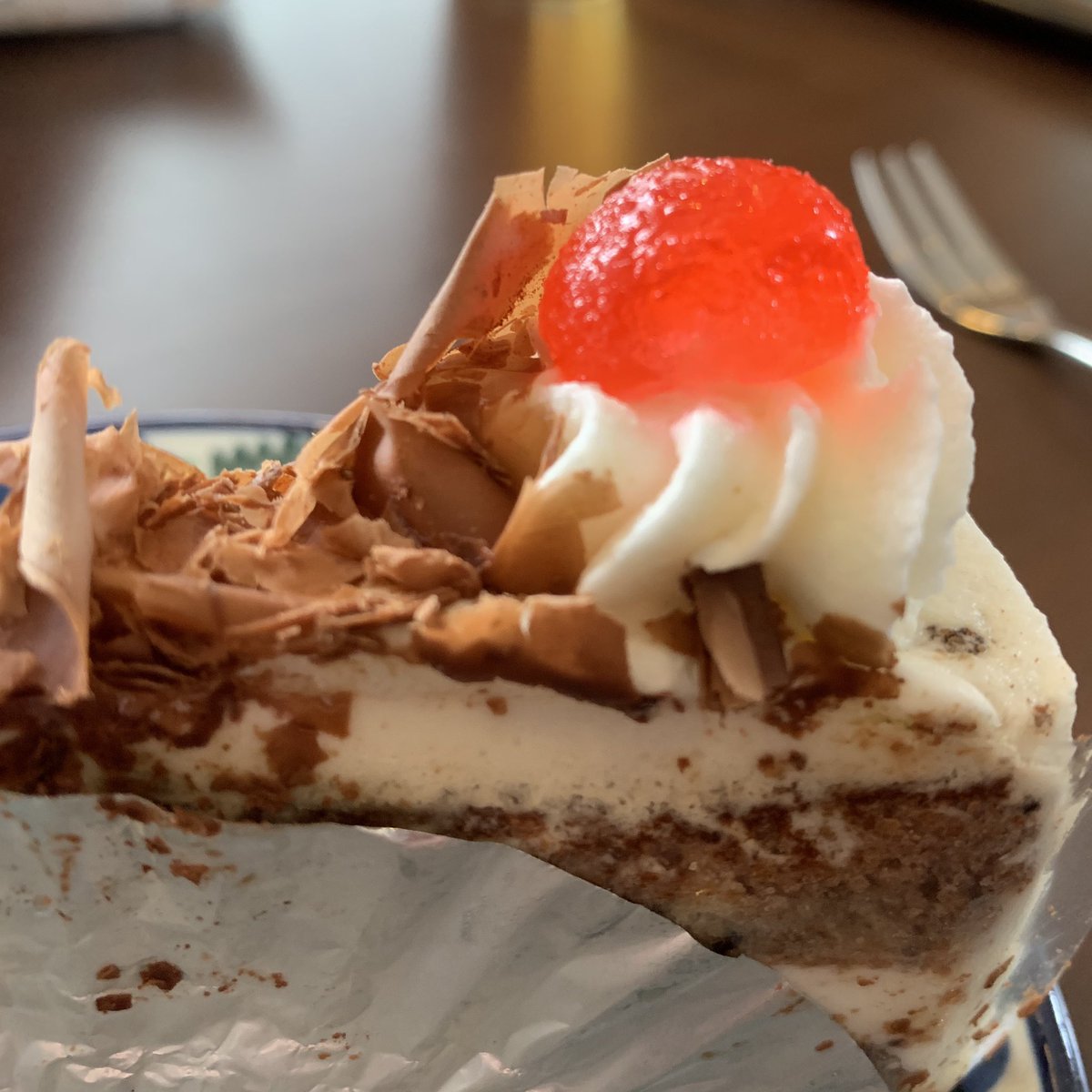 セメントthing على تويتر 唐突にドイツのケーキが食べたい でもそういうお店が福岡にあるのだろうか と探してヒットした雑餉隈の ハイジ 街のケーキ屋さんという雰囲気なのにドイツ定番ケーキが普通にあってびっくりしました 黒い森のケーキに載っているこの