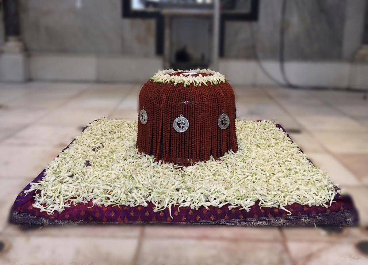SbpTemple's tweet photo. 🙏🏻ॐ नमः शिवाय 🙏🏻
आज की १६वी घी पूजा 
दिन :- सनिवार 
ता :-०८-०८-२०२०
 || चंद्रदेव की शिव आराधना ||
         🙏🏻*हरि ओम्*🙏🏻 #BabulnathMandir https://t.co/ymtGyfrgYd