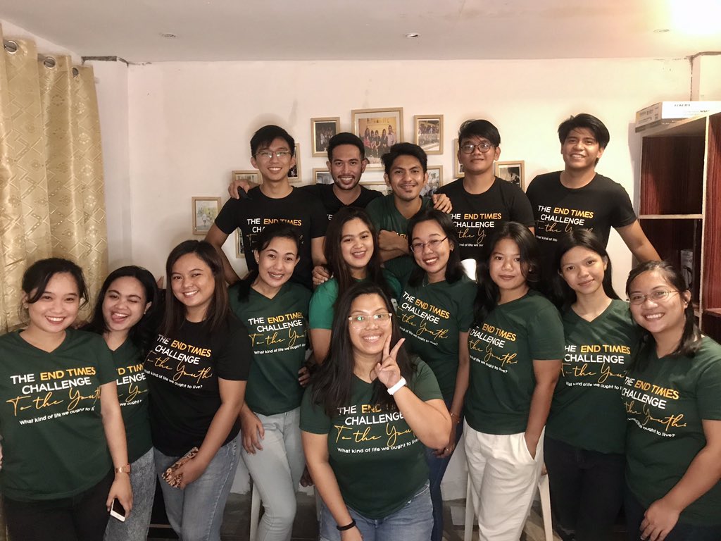 adettemendoza10's tweet photo. Atleast, I look decent here. 😂
#rcf2020
#campference
#digitalChurch https://t.co/iZewejLUMx