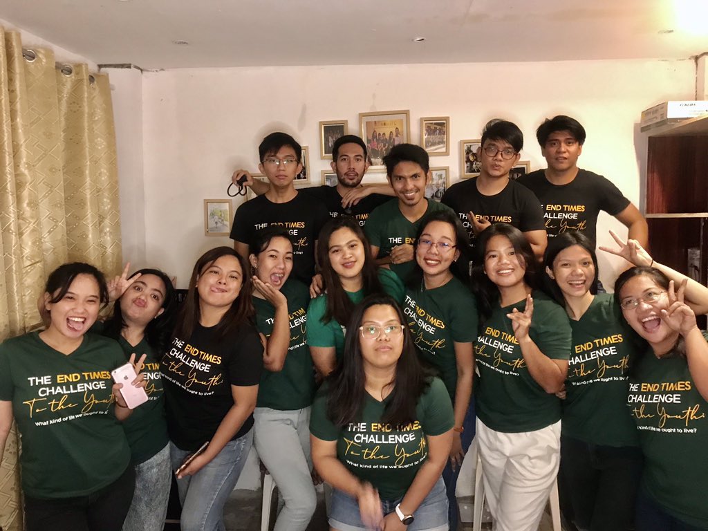adettemendoza10's tweet photo. Atleast, I look decent here. 😂
#rcf2020
#campference
#digitalChurch https://t.co/iZewejLUMx