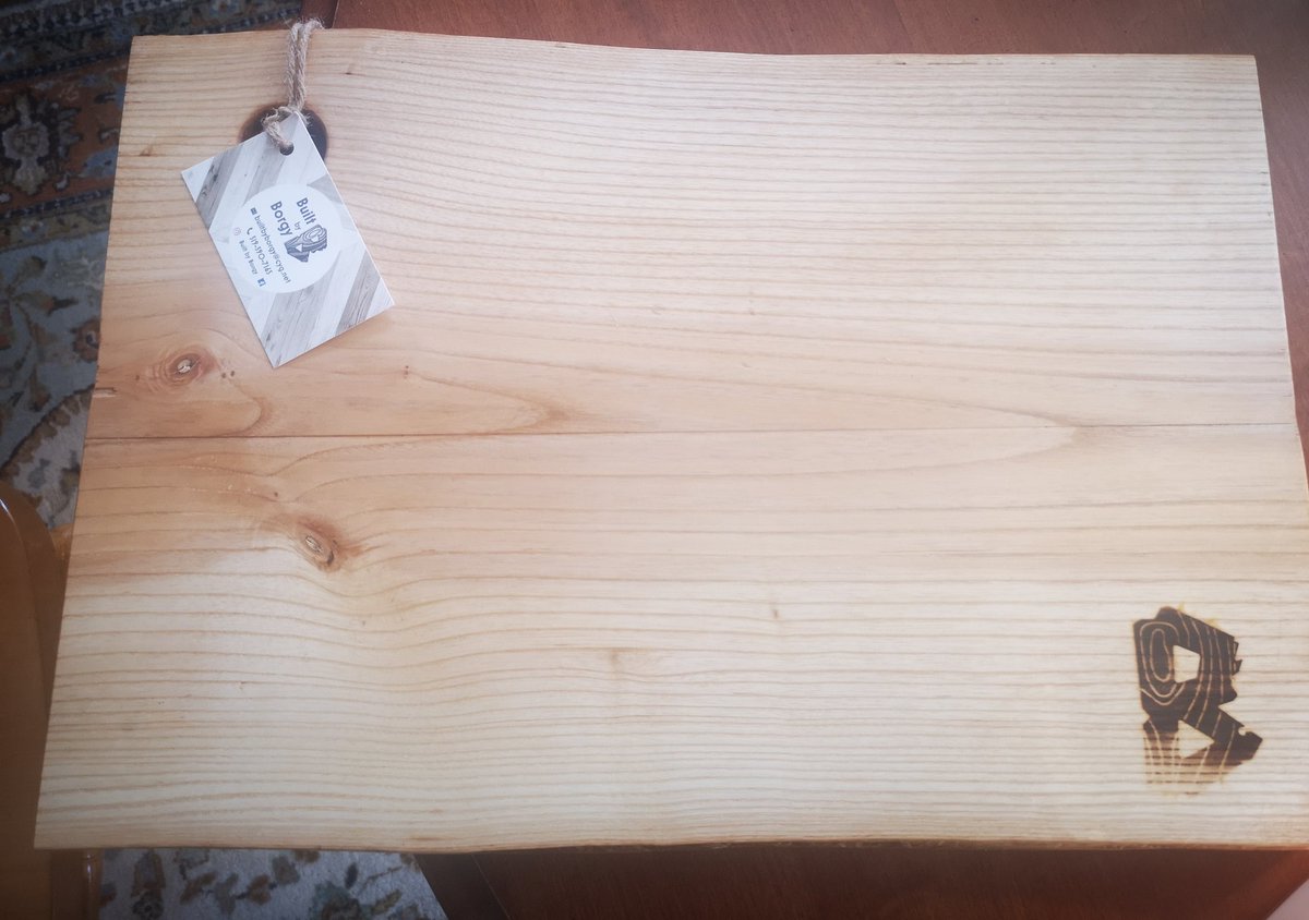 builtbyborgy's tweet photo. Supporting the @OHAapplejacks Taking some swings today @GolfConestoga Here is one of our products for the Door Prize! #MadeToOrder #WoodProducts #ChaucuterieBoard #CuttingBoard https://t.co/JruwLkkcUz