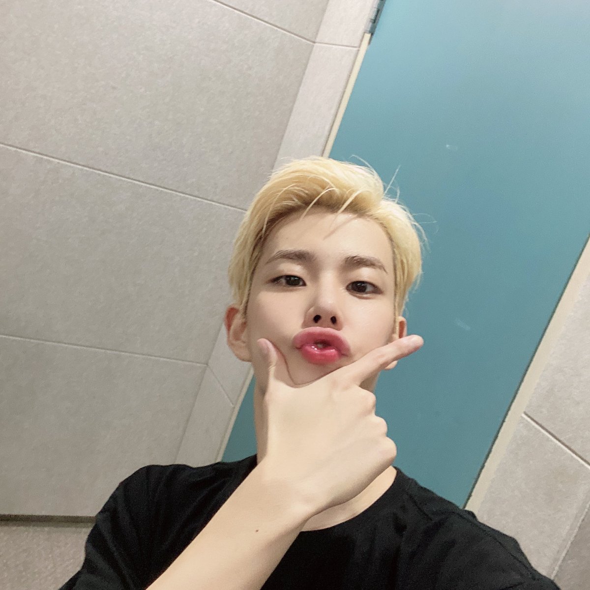 astromjsupport's tweet image. [200800]
ASTRO MJ TWITTER UPDATE
offclASTRO 

&quot;You all did a great job today.
Writer M-Happiness
#BeforeGoingToBed  #FavoriteEntertainment #WatchItLive&quot; 

-🎨
[#ASTRO #아스트로 #MJ #엠제이 #エムジェイ #金明俊 #เอ็มเจ ] @offclASTRO @jp_offclastro