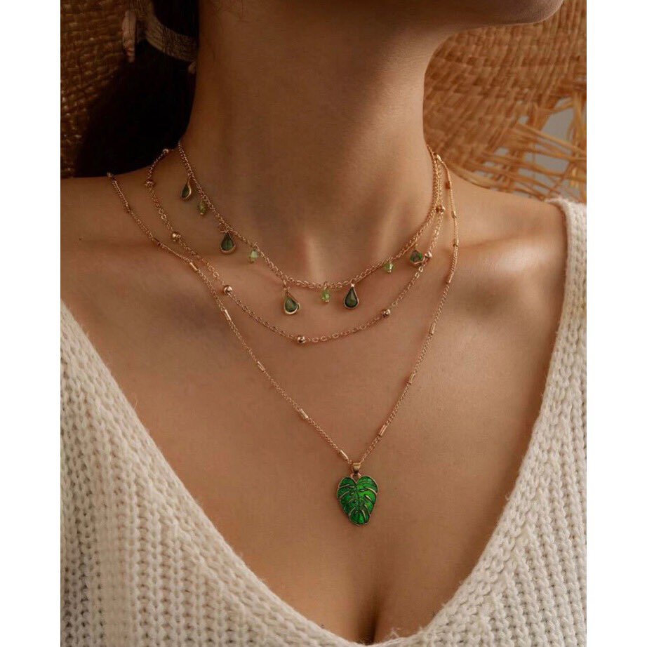 Green Leaf Necklace 💚🌲

#bohemianchicjewelry #bohemian #bohemianstyle #bohemianchic #magdalinmargarie #onlineshopping #necklace #greenleaf #leafnecklace #nature #natureinspired #natureinspiredjewelry #naturelovers #beachlovers #cute #goldenjewelry #accessories #fashion