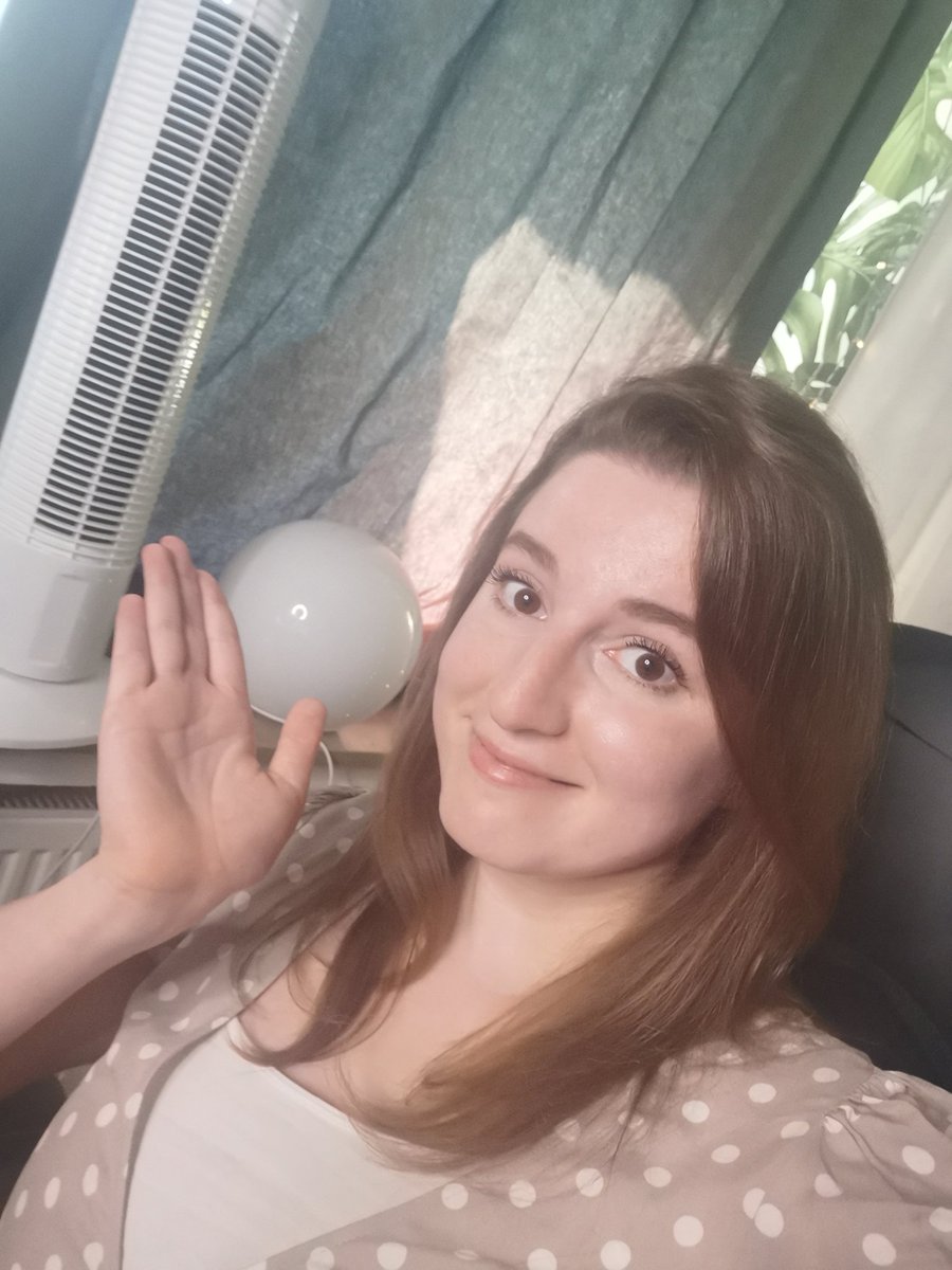 keksliii's tweet photo. 12h+ Jubiläumsstream startet! Yesss es is heiß - deshalb hab ich meinen Ventilator dabei! https://t.co/Ws82ByZVhz um in live in action zu sehen! https://t.co/R0dsuKgo0r