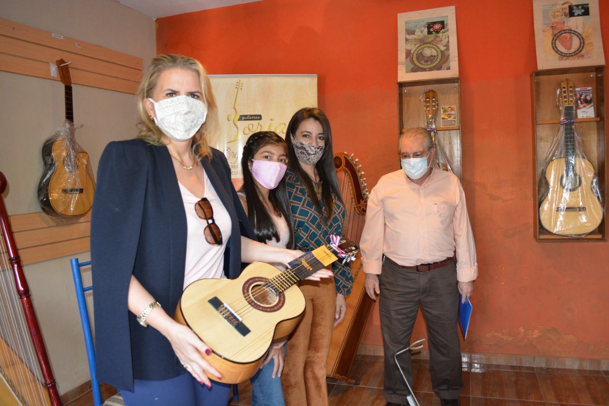 MIC_PY's tweet image. 📌Guitarra Borja, beneficiada del Programa #PCM2019 inauguró sus instalaciones

👉recibió maquinarias y herramientas que mejorarán su competitividad en la fabricación de los instrumentos musicales 

➕ℹ️▶️ url2.cl/FpzXZ