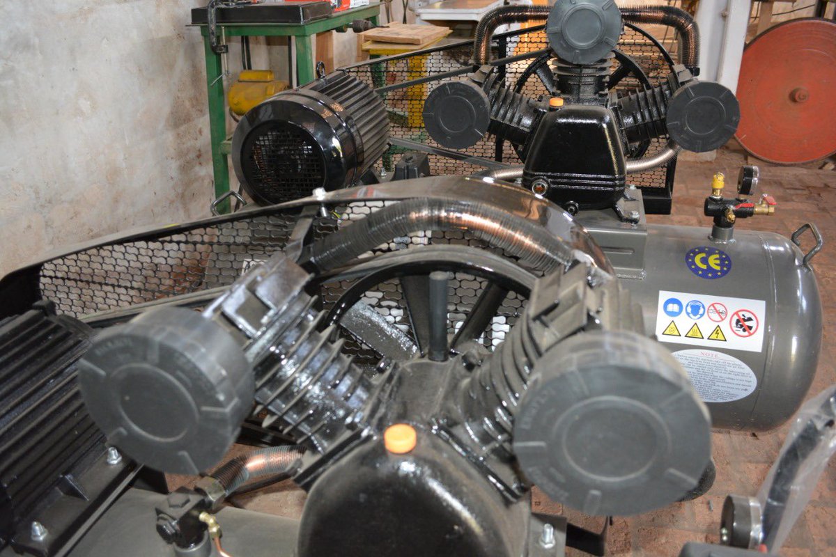 MIC_PY's tweet image. 📌Guitarra Borja, beneficiada del Programa #PCM2019 inauguró sus instalaciones

👉recibió maquinarias y herramientas que mejorarán su competitividad en la fabricación de los instrumentos musicales 

➕ℹ️▶️ url2.cl/FpzXZ