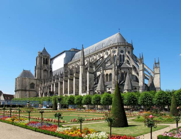 staffresearch's tweet photo. Panorama des plus belles #églises de France ⛪️ https://t.co/bca4OmRoCq https://t.co/Cmt18qUeIK