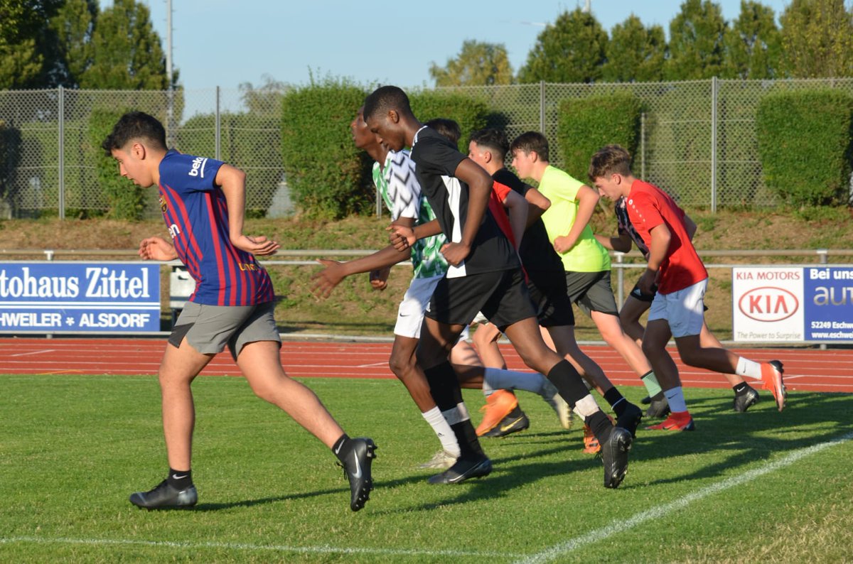 fceschweiler20's tweet photo. Die Sommerferien befinden sich auf der Zielgeraden und langsam kehren die letzten Urlauber zurück. Unsere Jugendteams sind unterdessen schon in die Saisonvorbereitung gestartet #fce20 #fce2020 https://t.co/1NYsNjIOUH