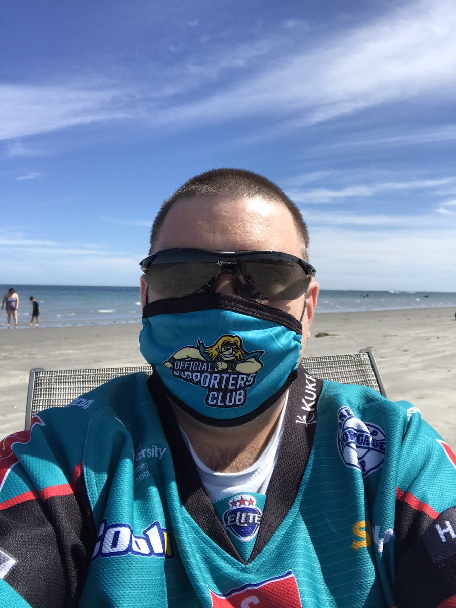 RossScottManley's tweet photo. 🤟😎😜🏒⛸#SandyCoveCaravanPark #Ballywalter #BelfastGiants #SunnyDay #GiantsMasks #masktrendni #Happy #GetUpGetOutGetAtIt 🥅⛸☀️🤩🙌 @BelfastGiants @GiantsOSC https://t.co/kVXKUv94Wa