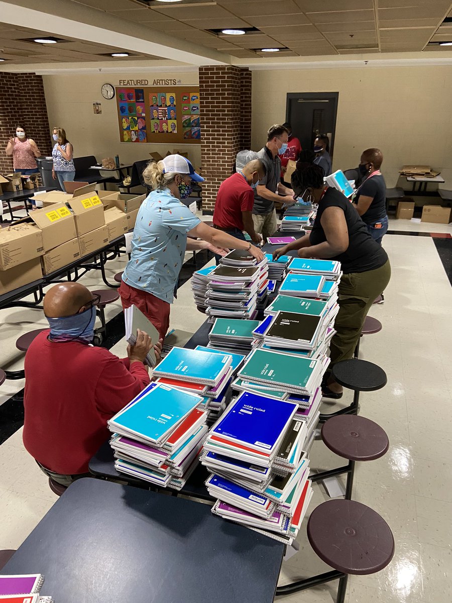 missantonacci's tweet photo. Some of my amazing colleagues and educators packed 2,100 school supply bags for our Pebblebrook students yesterday! Coach Macon has the hookup on index cards! 😂#brooksquad #bethegood https://t.co/MkhwjfHcdr